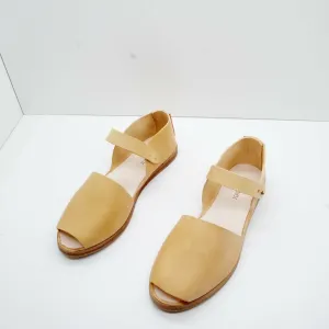 BBF24 SALE. SIZE 37. THE CATU. MIEL. (MARKS) B9 PHL