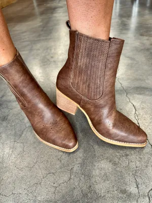 Love the Journey Chelsea Boot in Chestnut