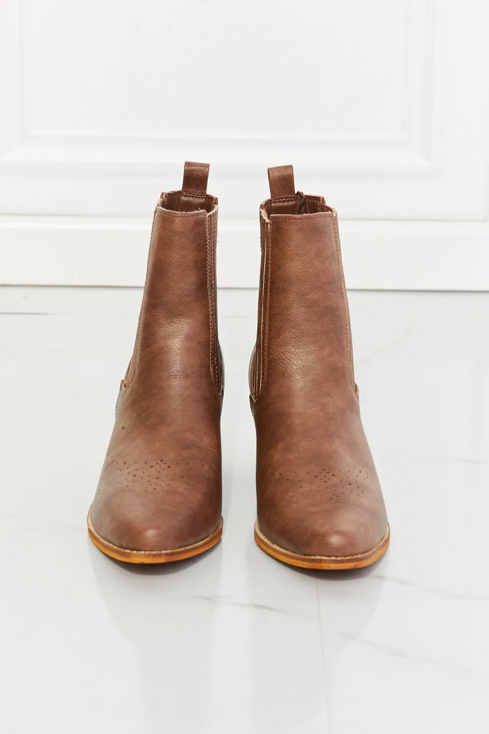 Stacked Heel Chelsea Boot in Chestnut