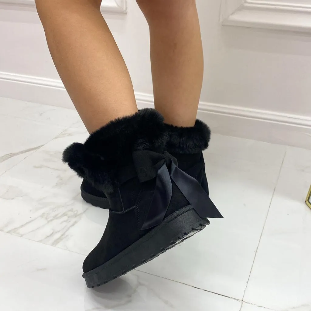 Taylor -  Stivaletto Eskimo Boots Fiocco Comodo Nero