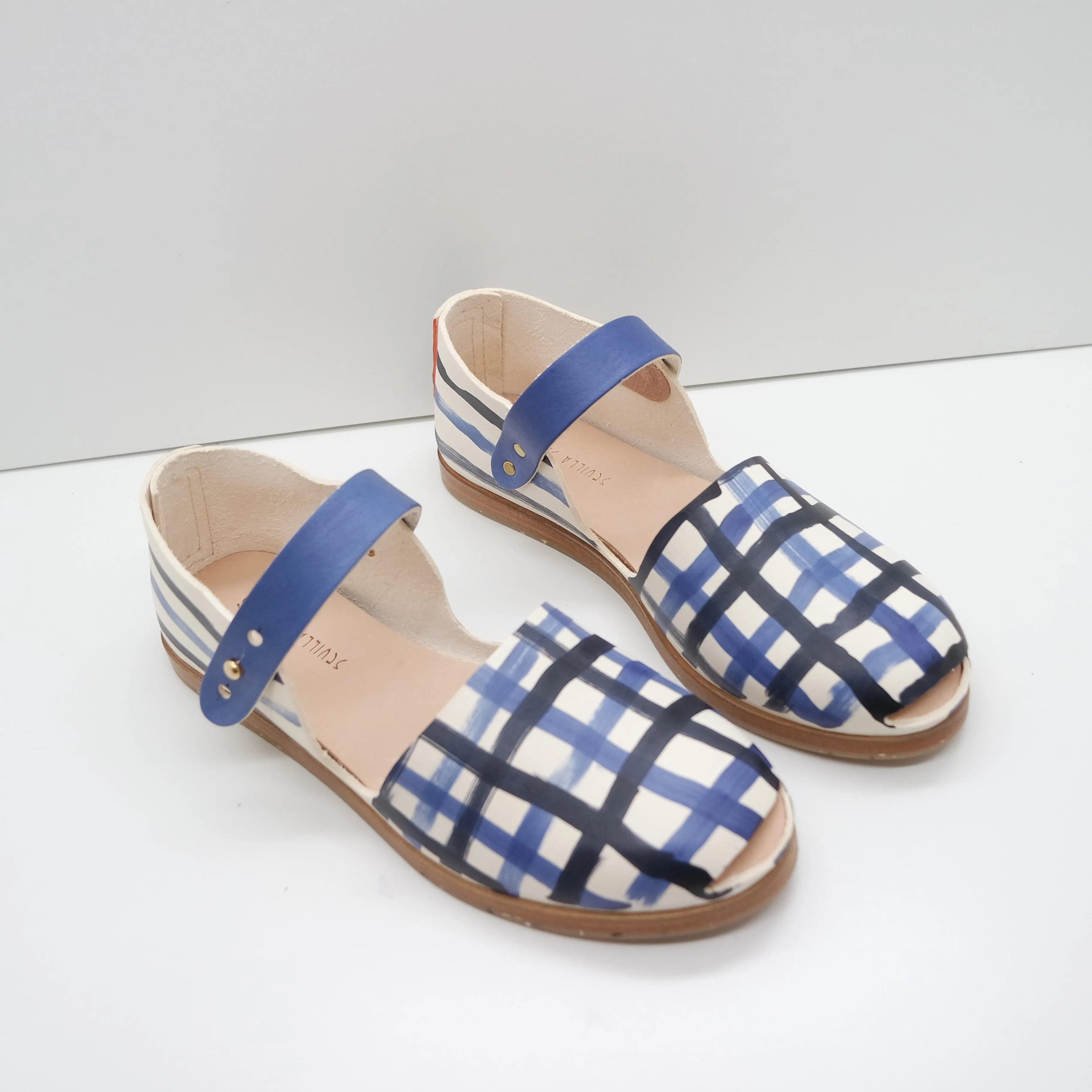 THE CATU. DOUBLE GINGHAM. NORI AND AZURE W CEBU BLUE STRAPS