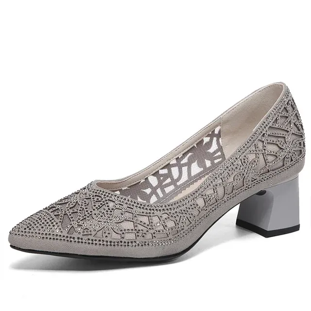 USS Shoes Mary Women's Rhinestone Pointed Toe Pumps