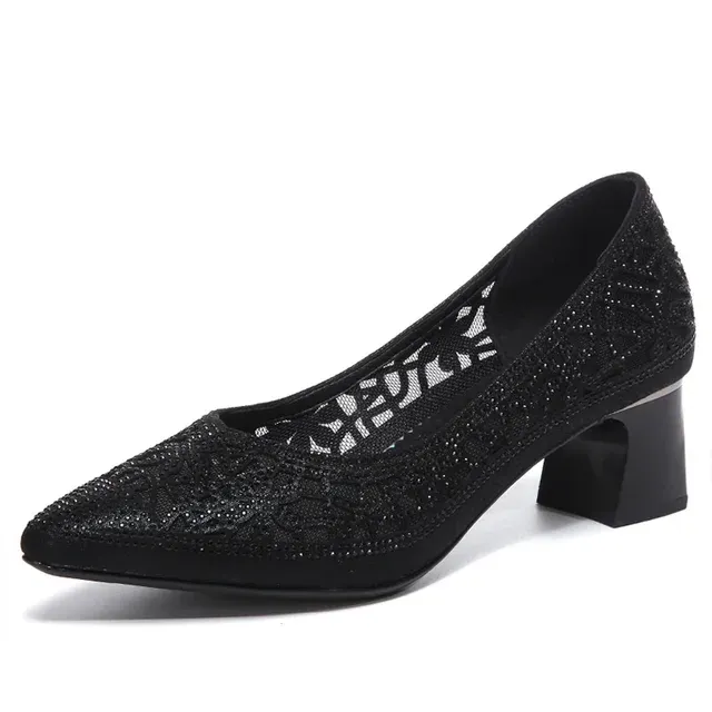 USS Shoes Mary Women's Rhinestone Pointed Toe Pumps